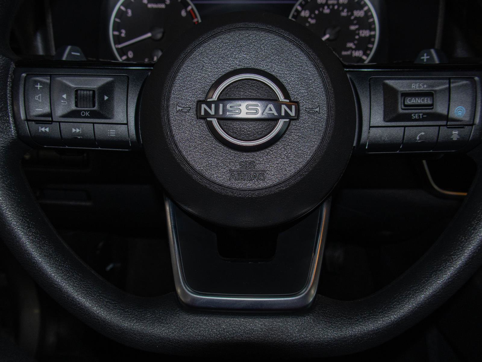 Used 2023 Nissan Rogue SV image 11