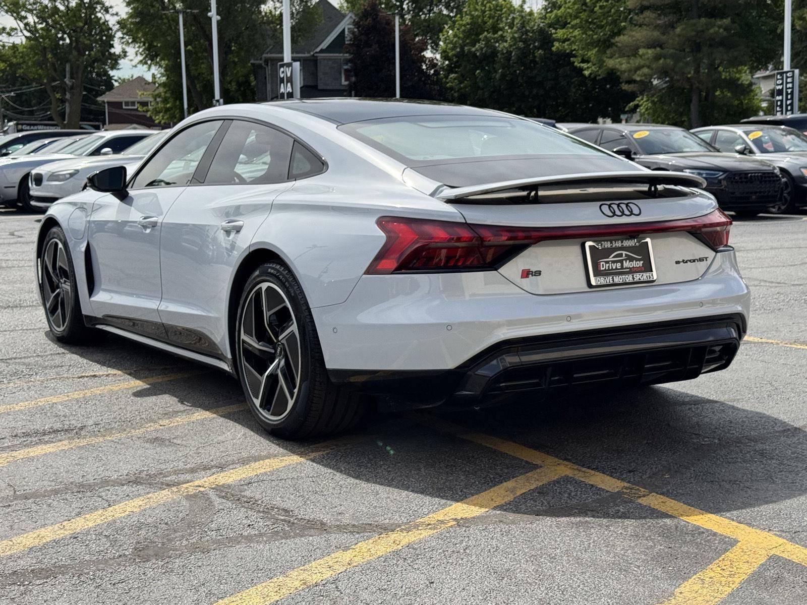 Used 2023 Audi RS e-tron GT w/ Carbon Performance Package AWD/4WD image 10