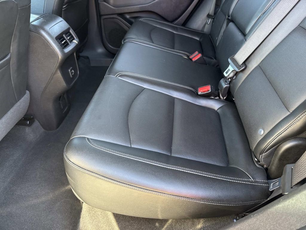 Used 2023 GMC Terrain SLT image 16