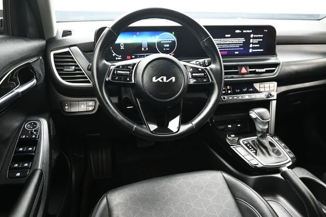 Used 2025 Kia Seltos EX AWD/4WD image 17