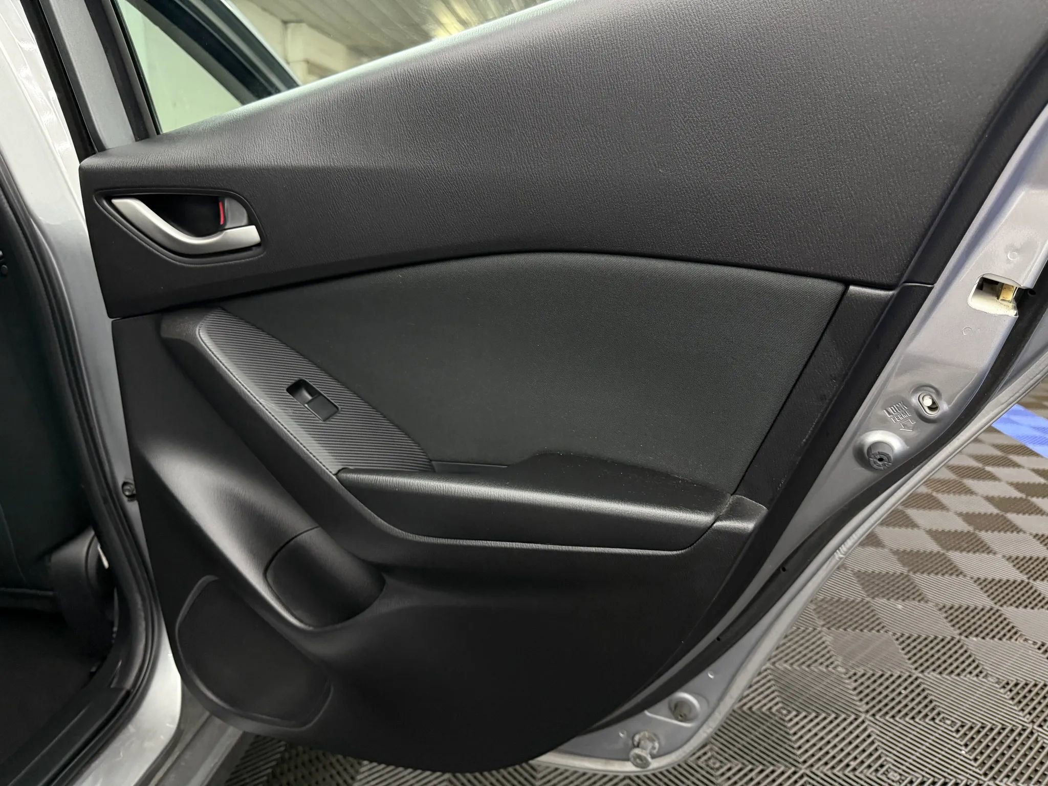Used 2016 MAZDA MAZDA3 i Sport w/ Preferred Equipment Package FWD image 8