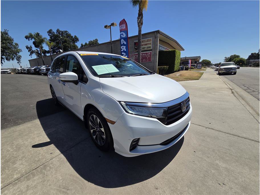 Used 2024 Honda Odyssey EX-L image 3