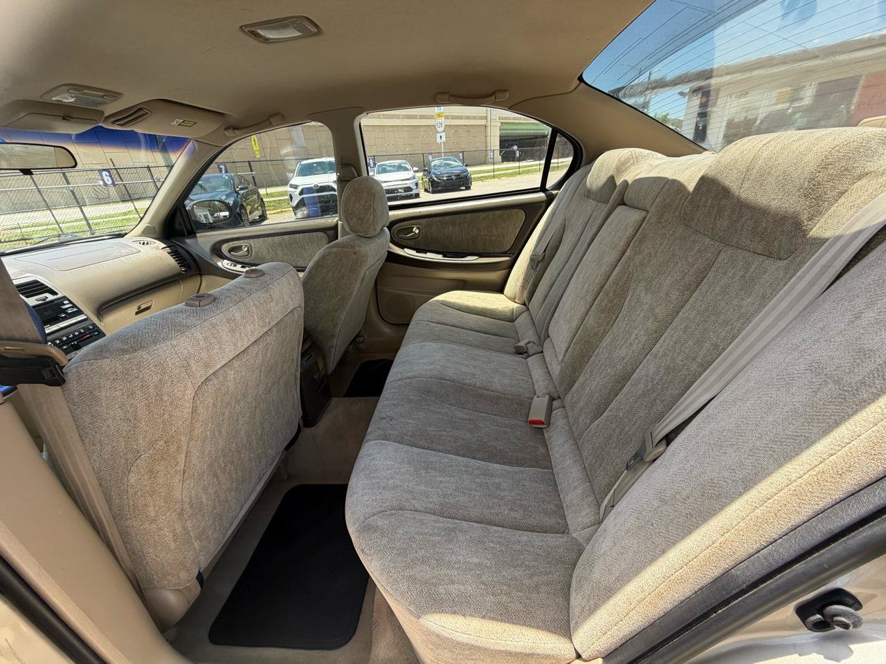 Used 2000 Nissan Maxima GXE FWD image 9