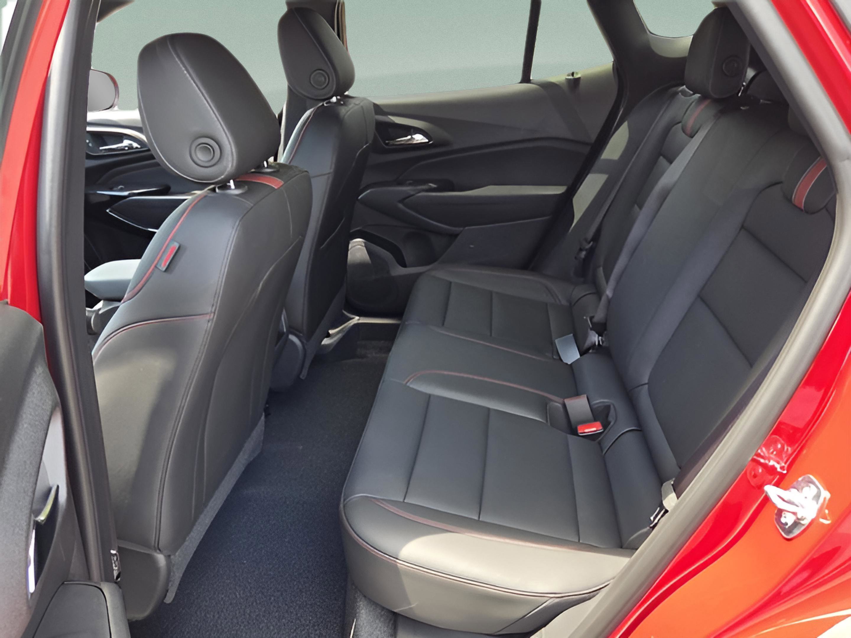 New 2026 Chevrolet Trax RS w/ Sunroof Package FWD image 27
