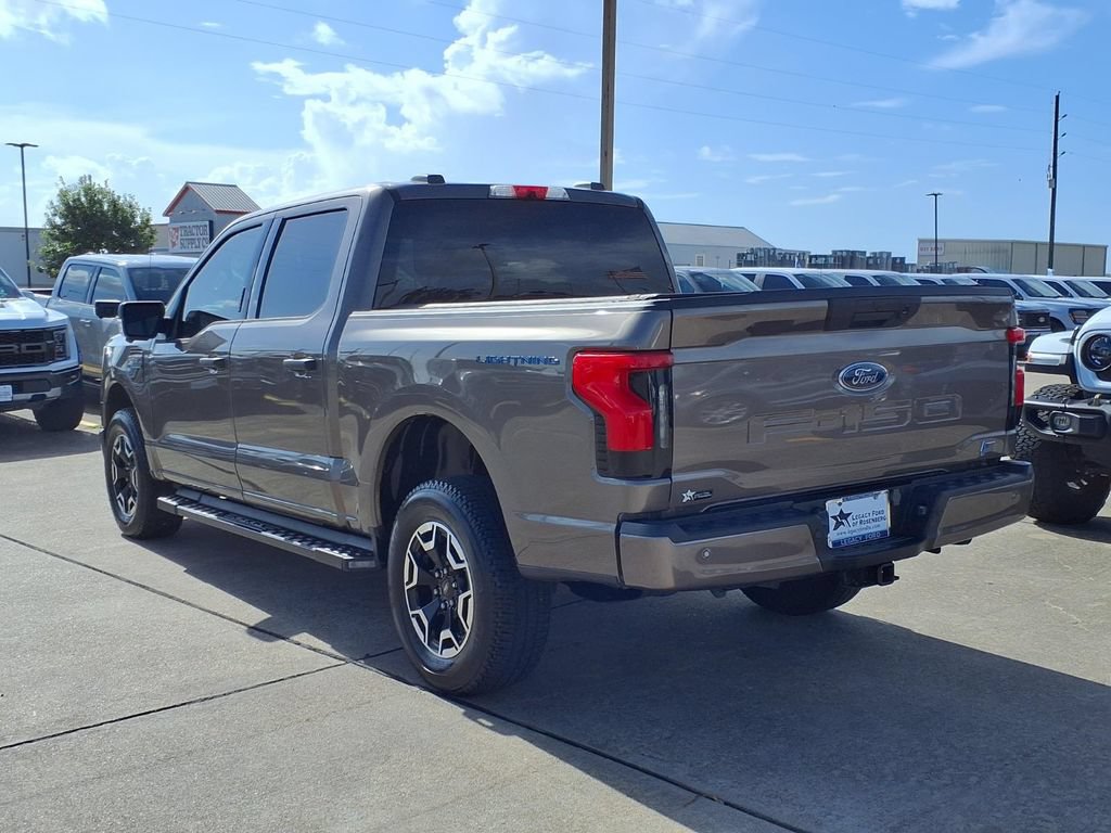 Used 2023 Ford F150 Lightning XLT AWD/4WD image 4
