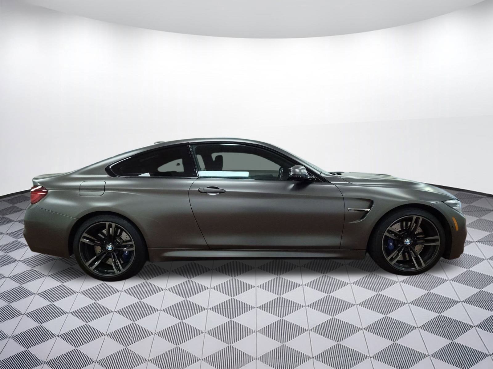 Used 2020 BMW M4 Coupe w/ Executive Package image 7