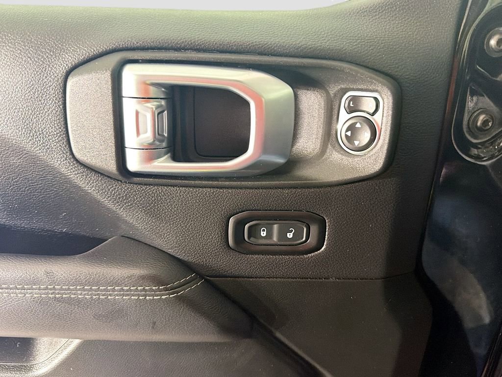 Used 2021 Jeep Wrangler Unlimited Sahara w/ Uconnect 4C Nav & Sound Group AWD/4WD image 19