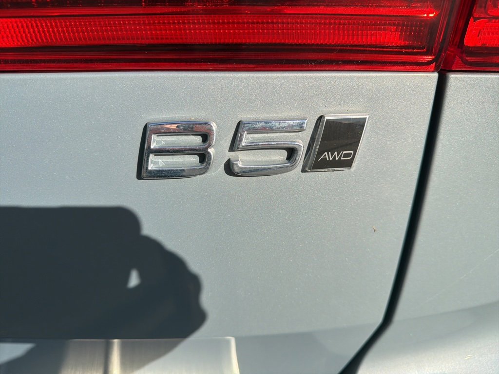 Certified 2023 Volvo XC60 B5 Plus image 4