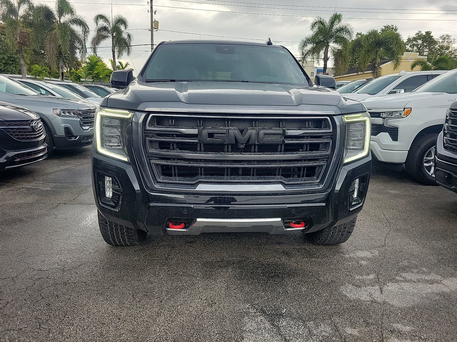 Used 2024 GMC Yukon AT4 w/ AT4 Premium Package image 4