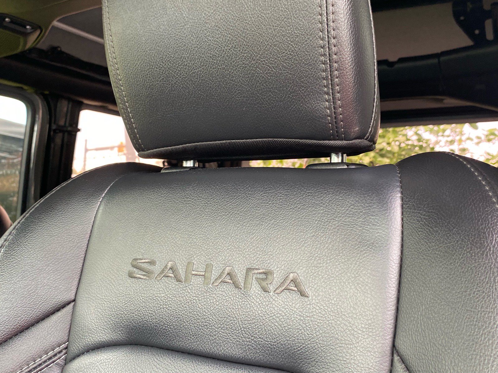 Used 2022 Jeep Wrangler Unlimited Sahara w/ Safety Group AWD/4WD image 11