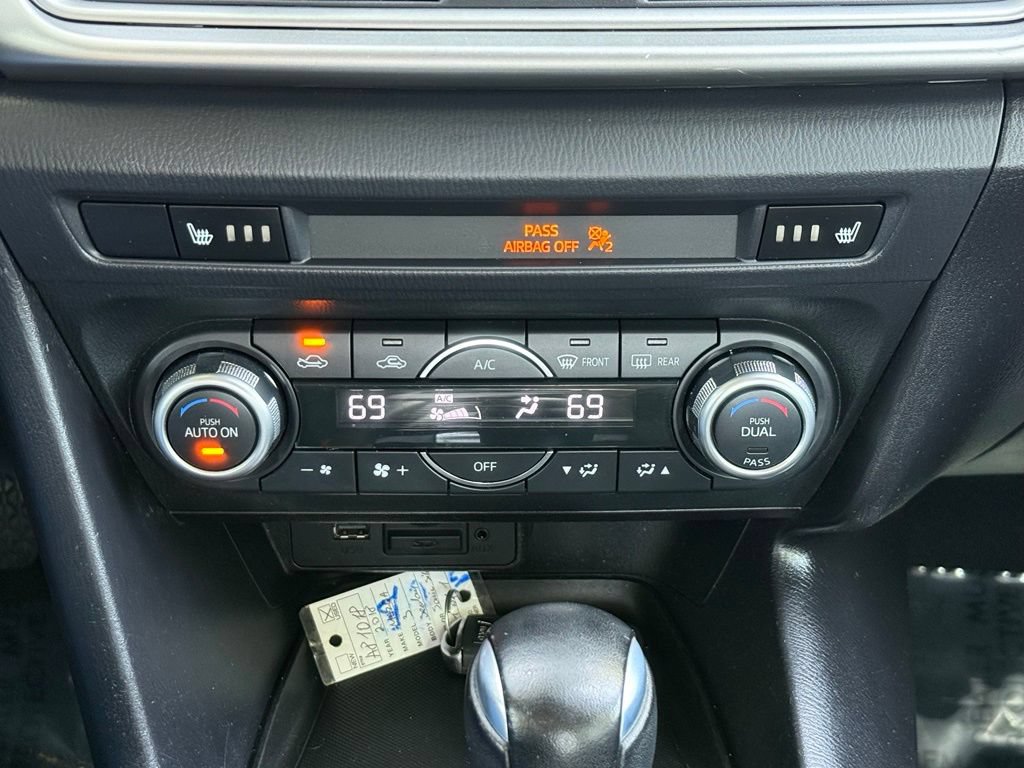 Used 2018 MAZDA MAZDA3 Touring FWD image 35