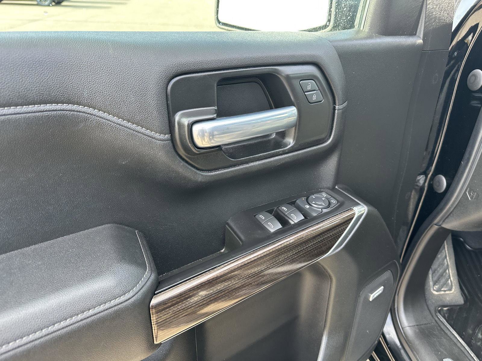 Used 2021 Chevrolet Silverado 1500 RST w/ Redline Edition AWD/4WD image 17