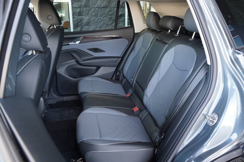 New 2026 Volkswagen Tiguan SE FWD image 7