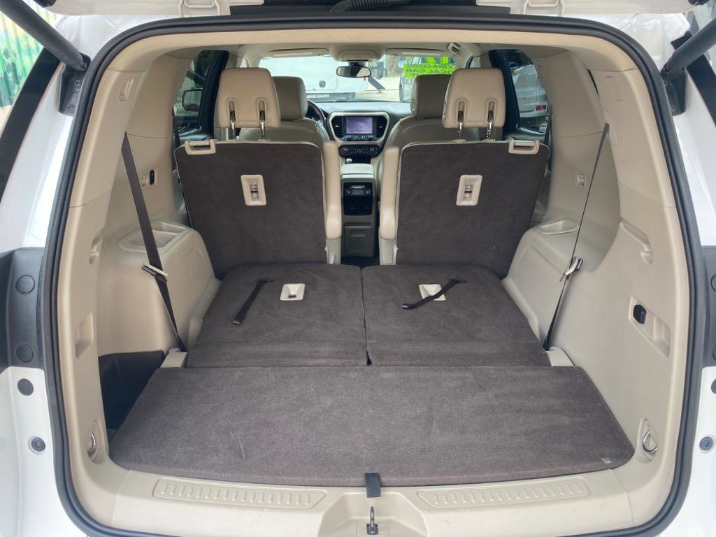 Used 2017 GMC Acadia Denali w/ Technology Package image 9