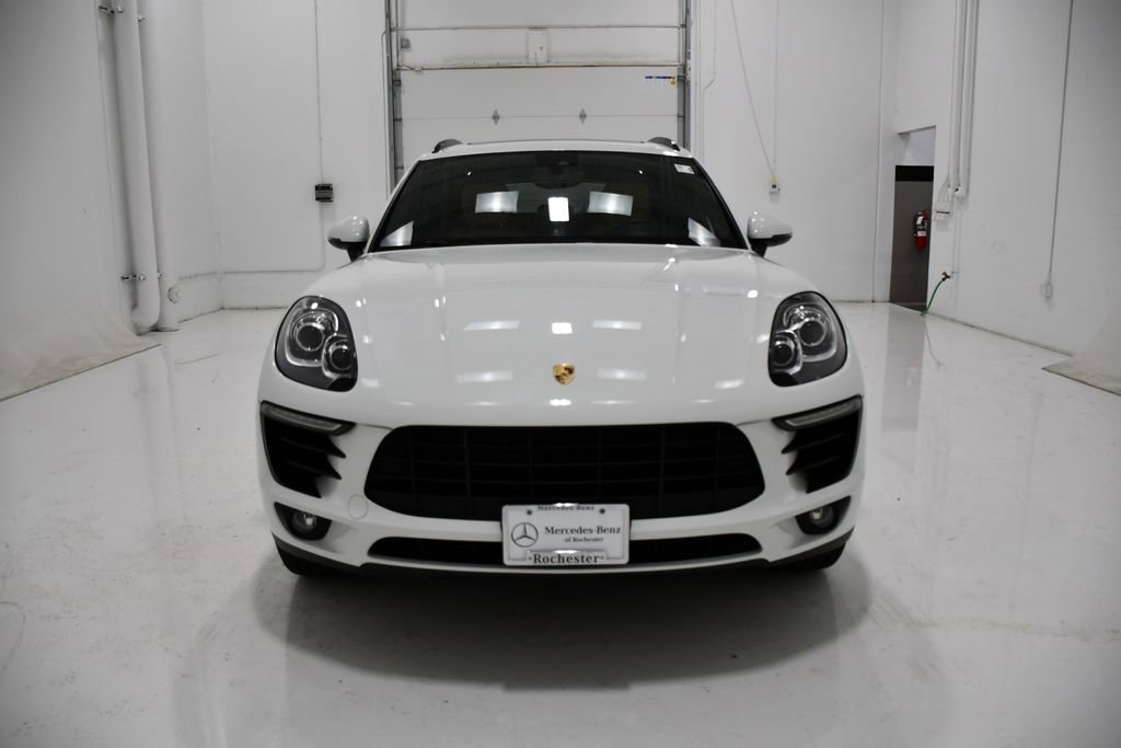 Used 2018 Porsche Macan AWD/4WD image 2