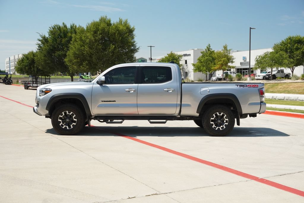 Used 2021 Toyota Tacoma TRD Off-Road w/ Technology Package AWD/4WD image 2
