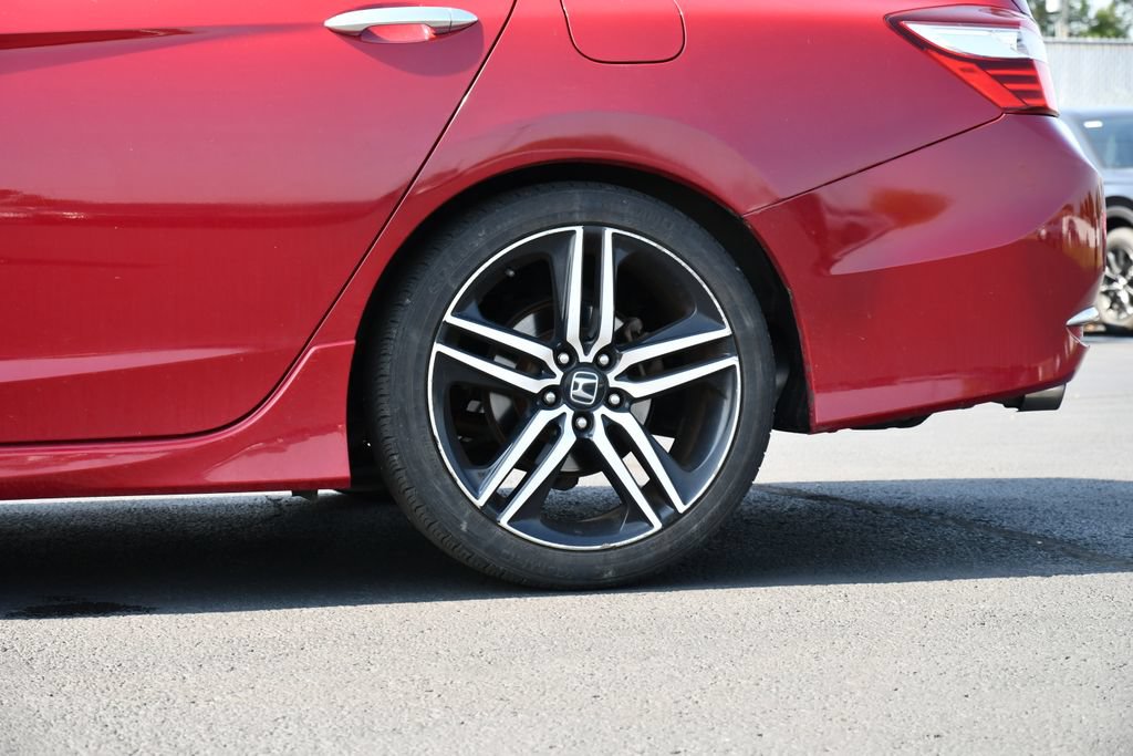 Used 2016 Honda Accord Sport image 11