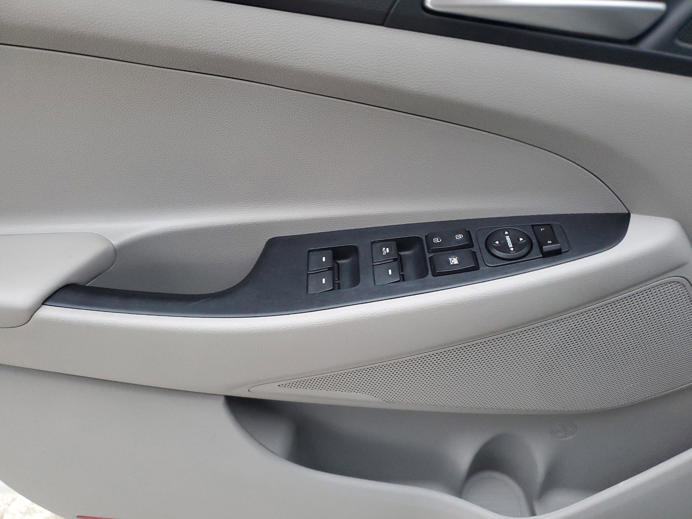 Used 2020 Hyundai Tucson Value FWD image 13