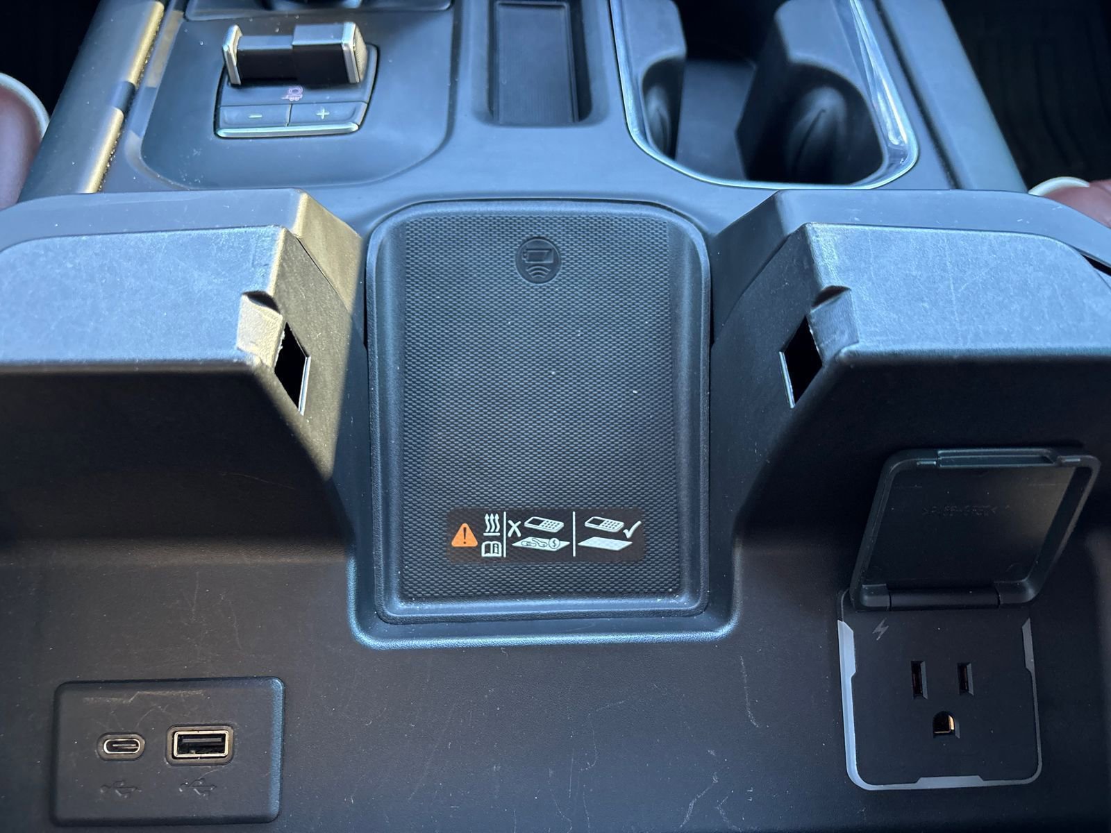 Used 2022 GMC Sierra 1500 Denali Ultimate image 16