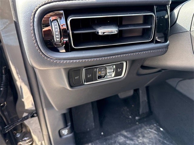 New 2025 Lincoln Aviator Reserve w/ Equipment Group 201A image 18