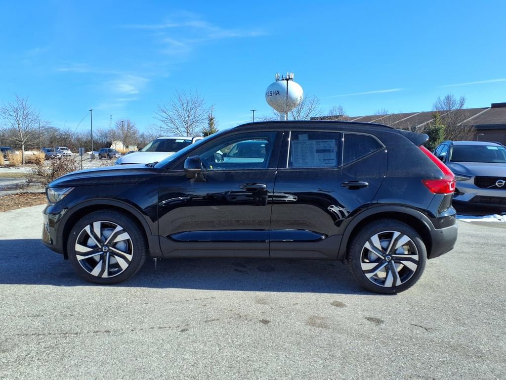 New 2026 Volvo XC40 B5 Plus w/ Climate Package AWD/4WD image 3