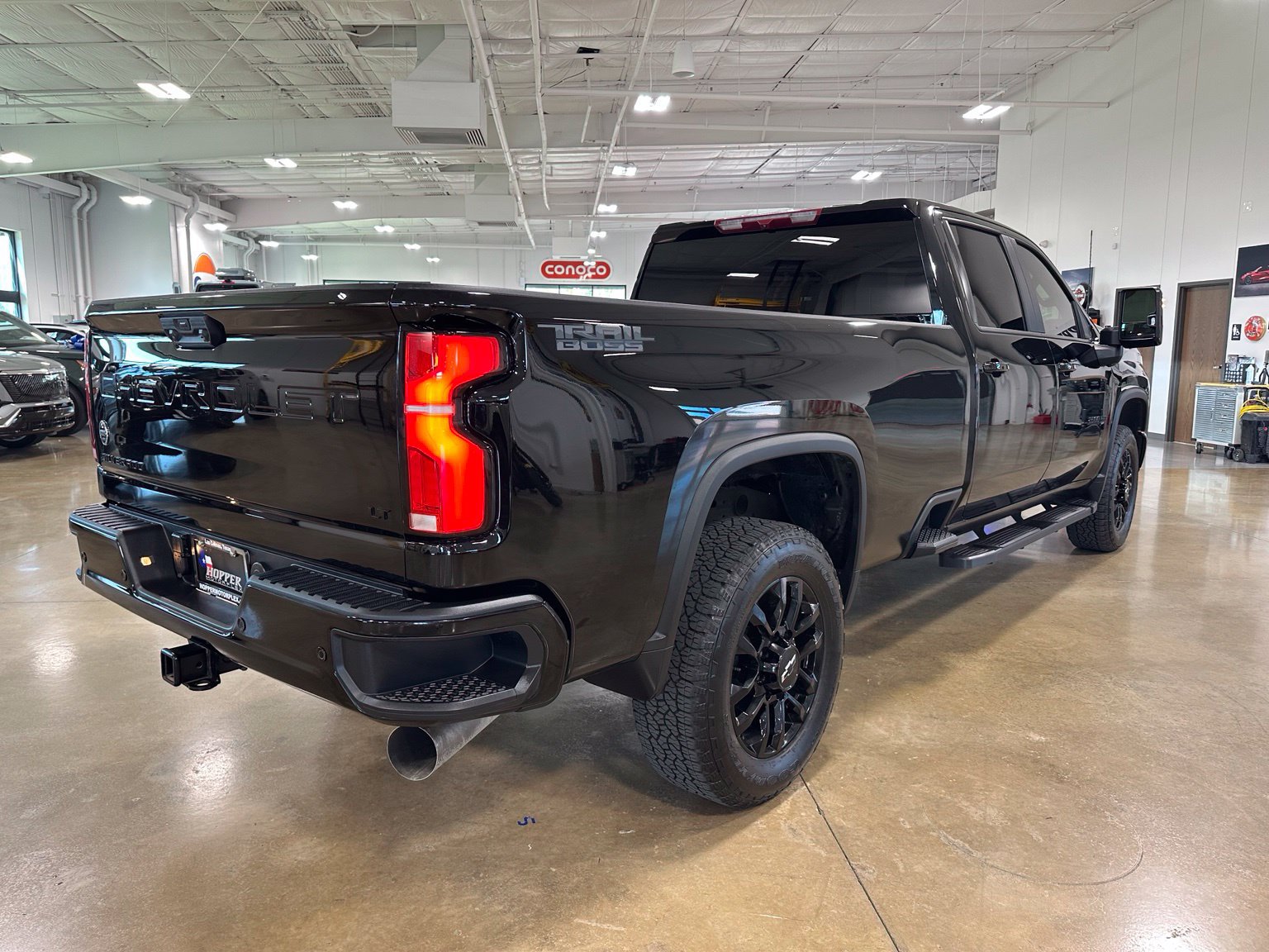 Used 2025 Chevrolet Silverado 2500 LT w/ Trail Boss Package AWD/4WD image 9