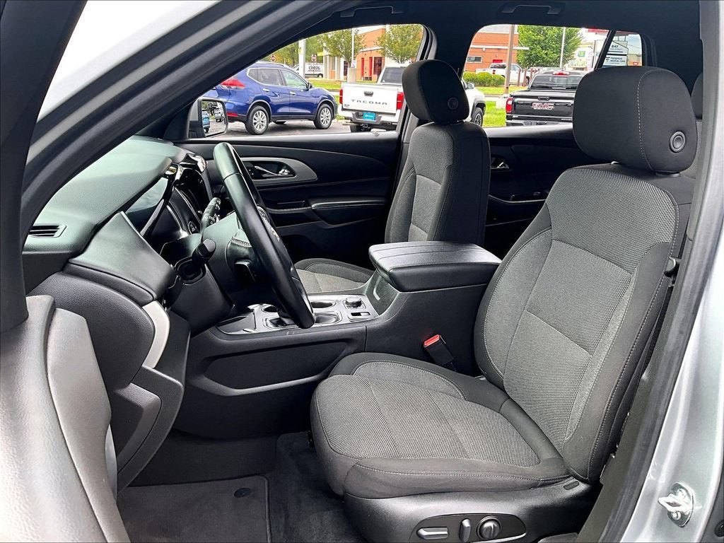 Used 2023 Chevrolet Traverse LT AWD/4WD image 10