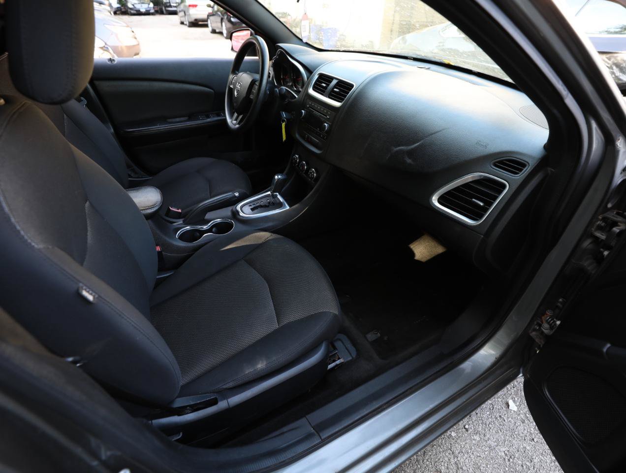 Used 2013 Dodge Avenger SE FWD image 10