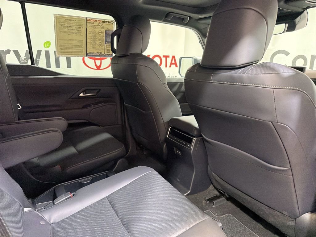 Used 2026 Lexus GX 550 w/ Cold Area Package AWD/4WD image 14
