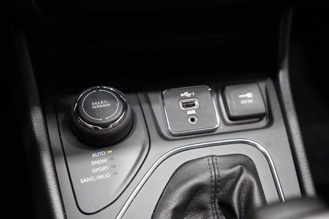 Used 2022 Jeep Cherokee Latitude Lux image 30