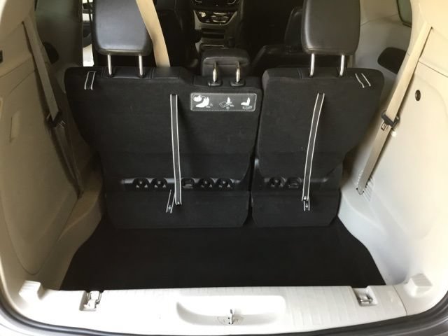 Used 2021 Chrysler Pacifica Touring-L FWD image 39