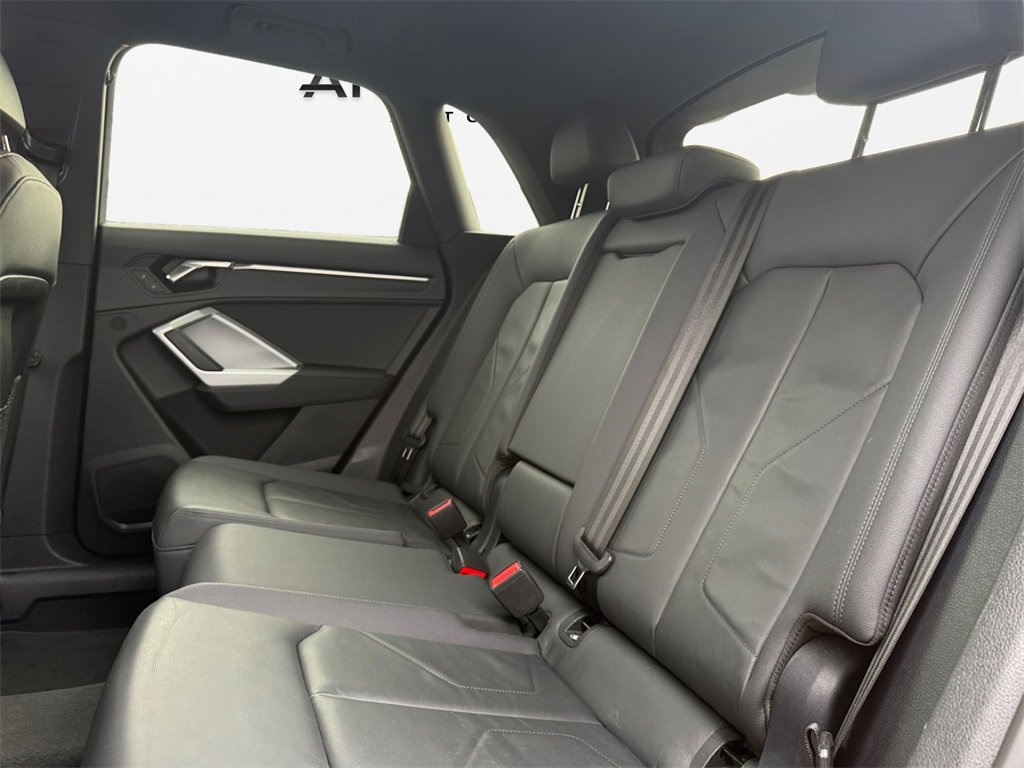 Used 2023 Audi Q3 2.0T Premium image 16