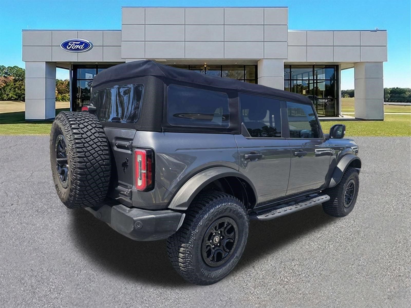 Certified 2022 Ford Bronco Wildtrak AWD/4WD image 4