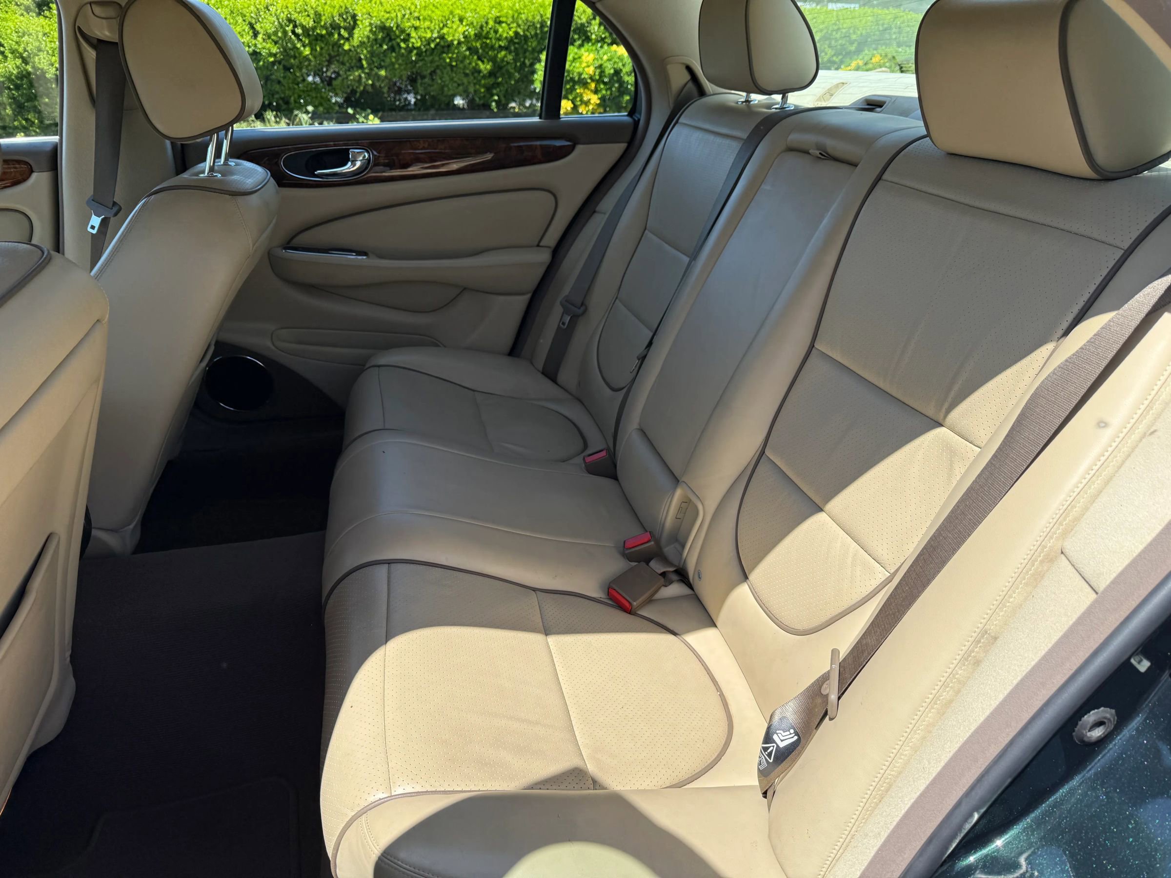 Used 2008 Jaguar XJ8 image 15