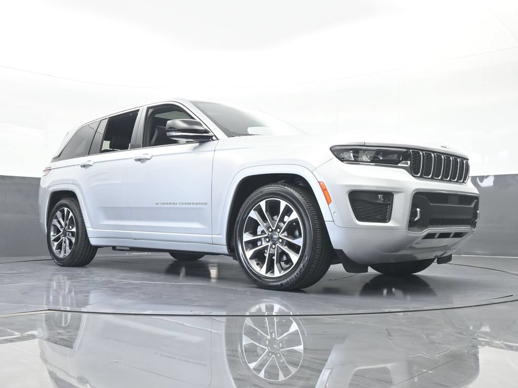 Used 2024 Jeep Grand Cherokee Overland w/ Luxury Tech Group IV AWD/4WD image 70