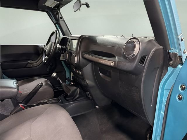 Used 2017 Jeep Wrangler Unlimited Sport w/ Connectivity Group AWD/4WD image 13