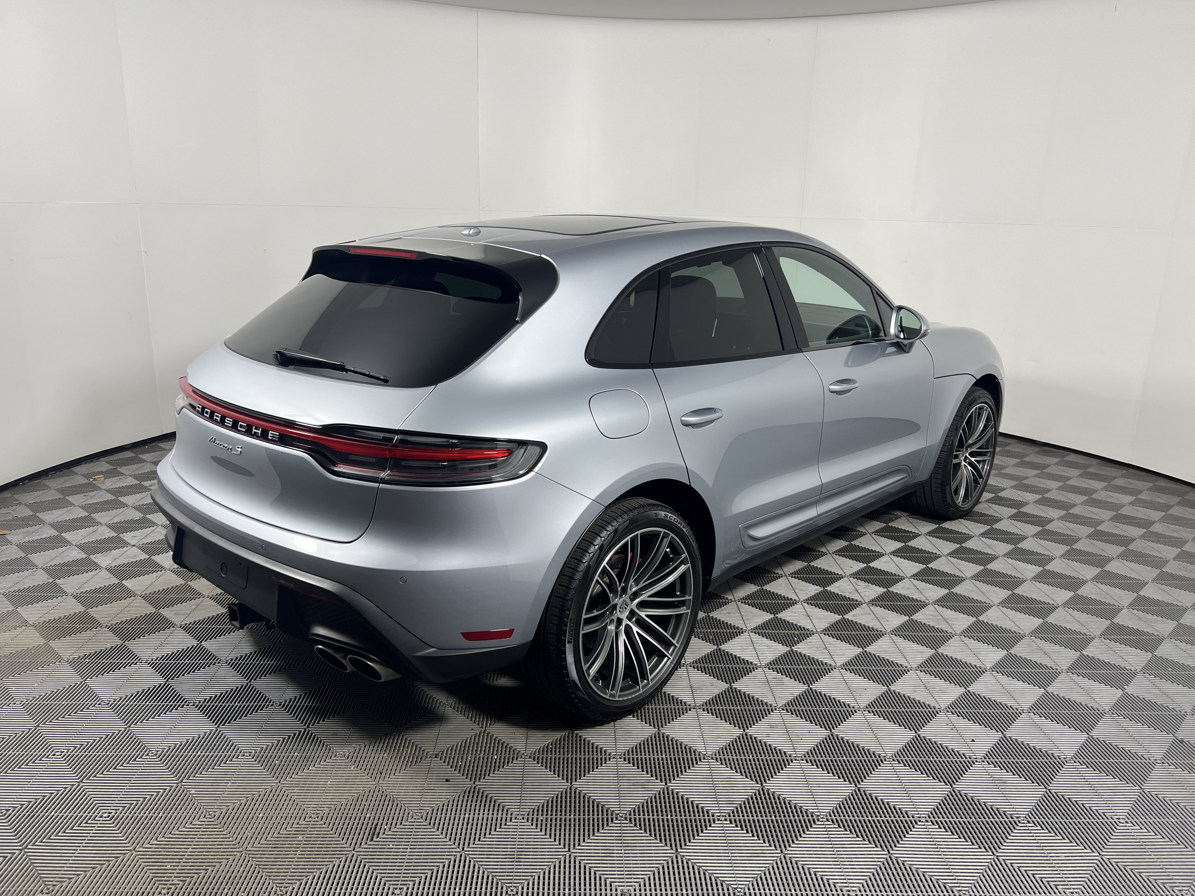 Certified 2026 Porsche Macan S AWD/4WD image 7