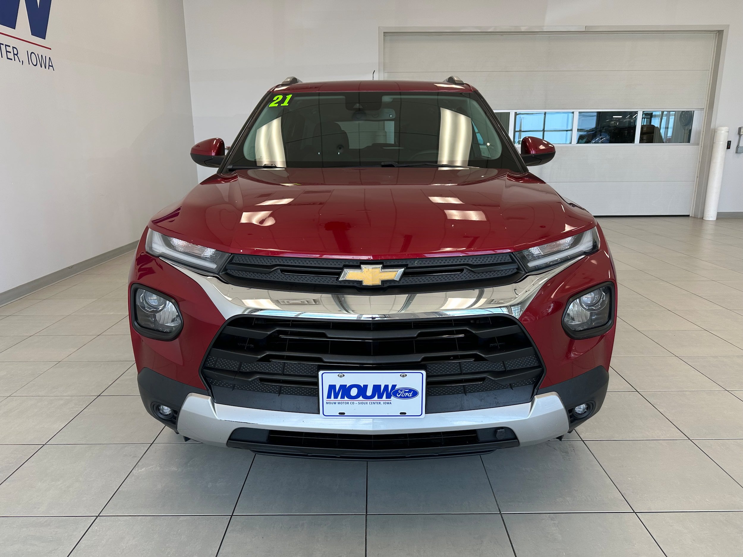 Used 2021 Chevrolet TrailBlazer LT w/ Convenience Package AWD/4WD image 3