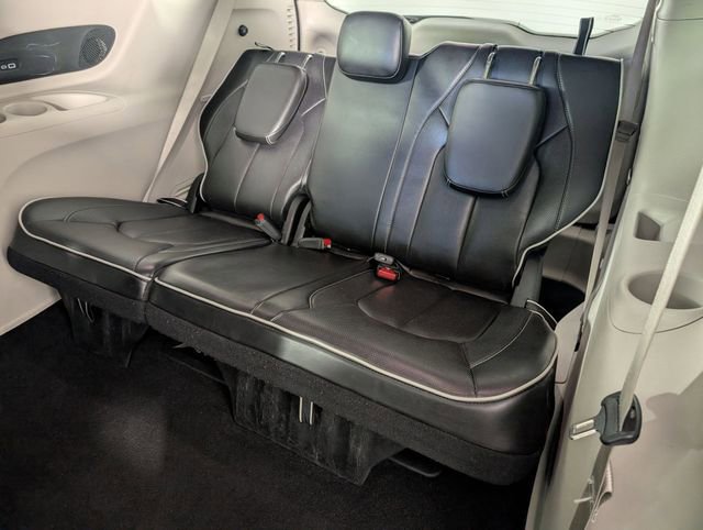 Used 2023 Chrysler Pacifica Limited image 29