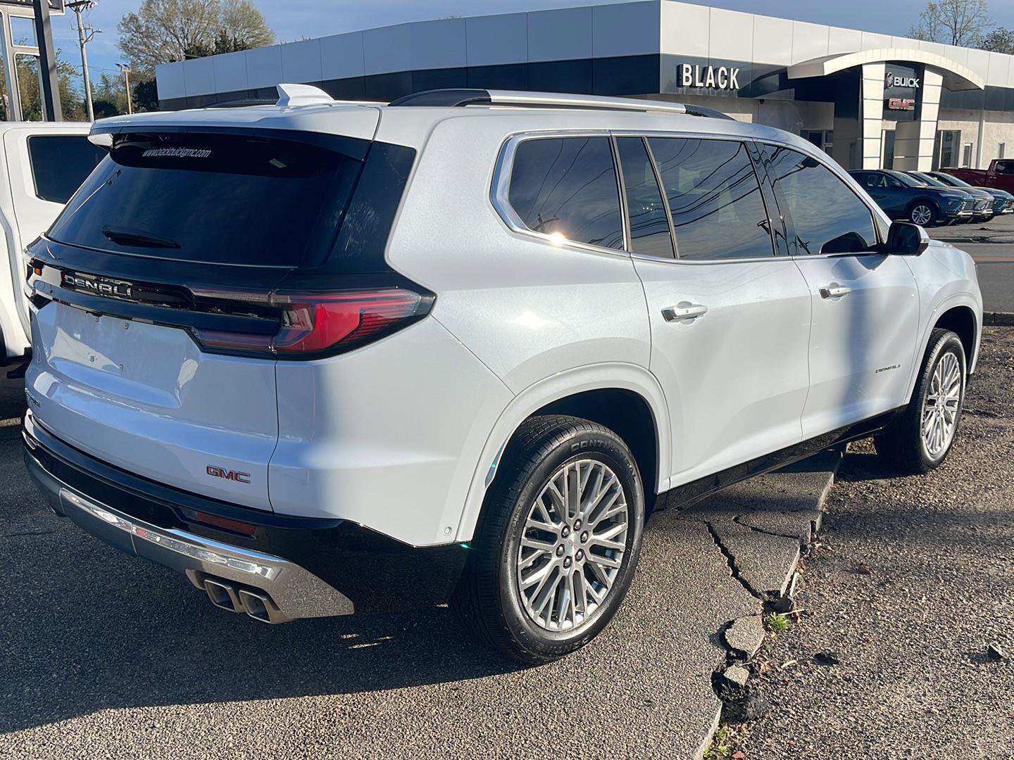 Used 2026 GMC Acadia Denali w/ Super Cruise Package image 8