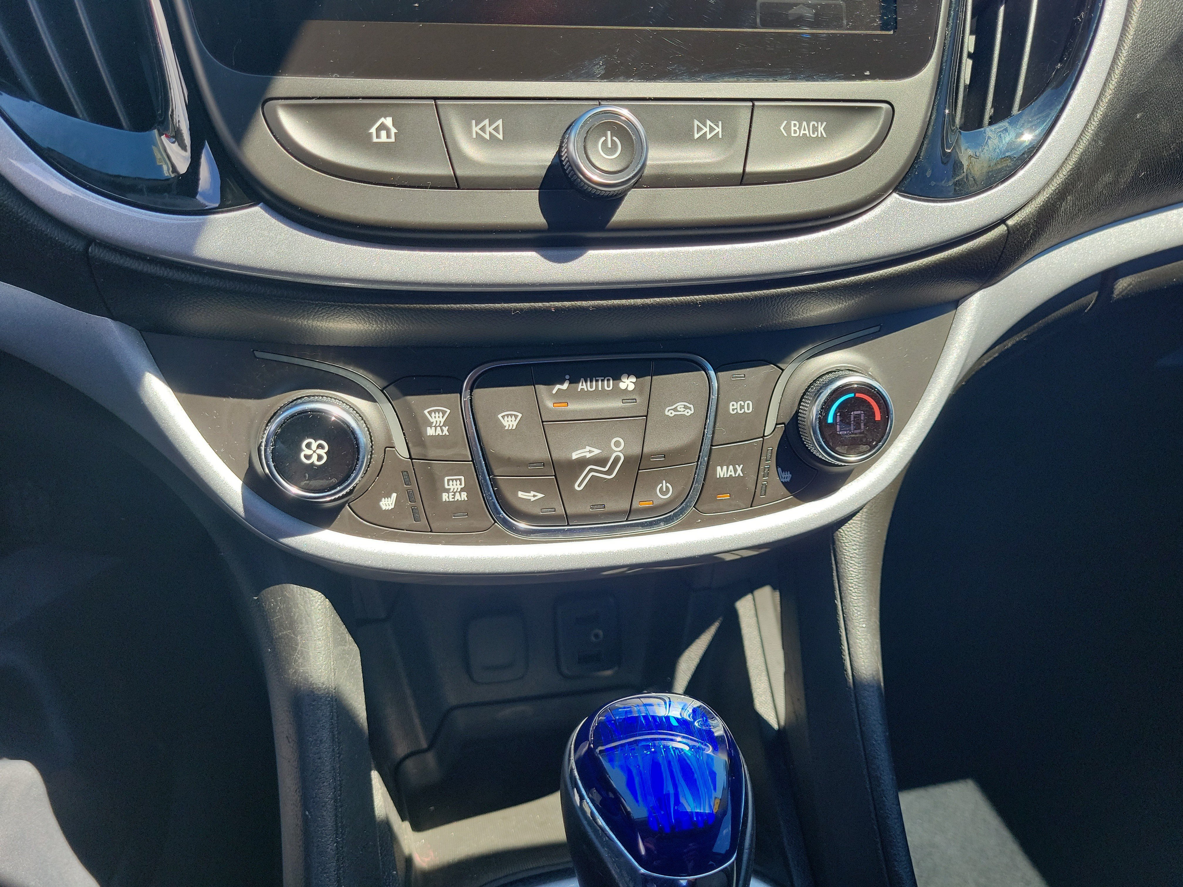Used 2018 Chevrolet Volt LT w/ Comfort Package FWD image 24