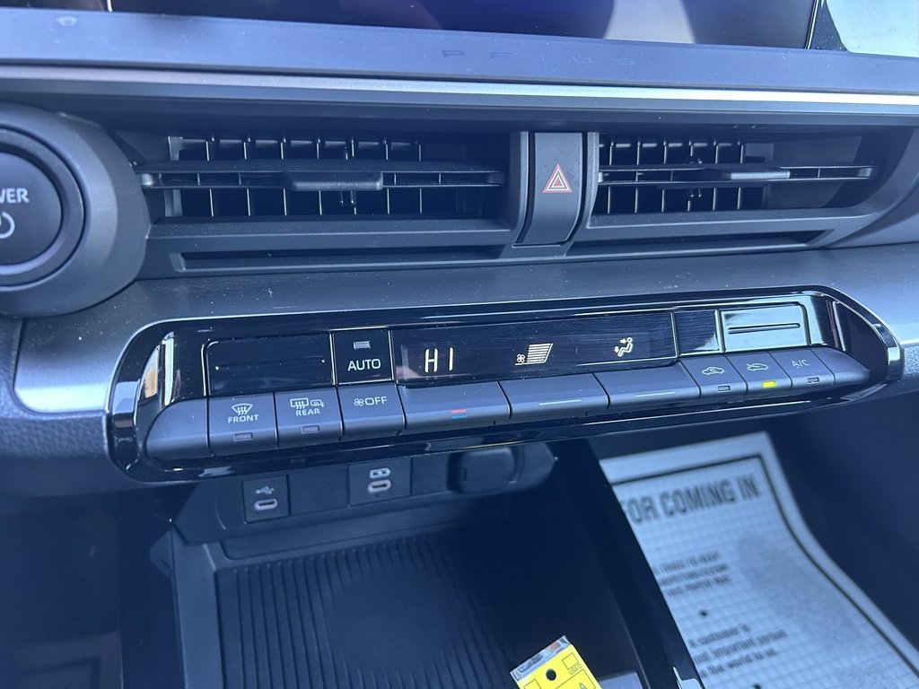 Used 2024 Toyota Prius LE image 17