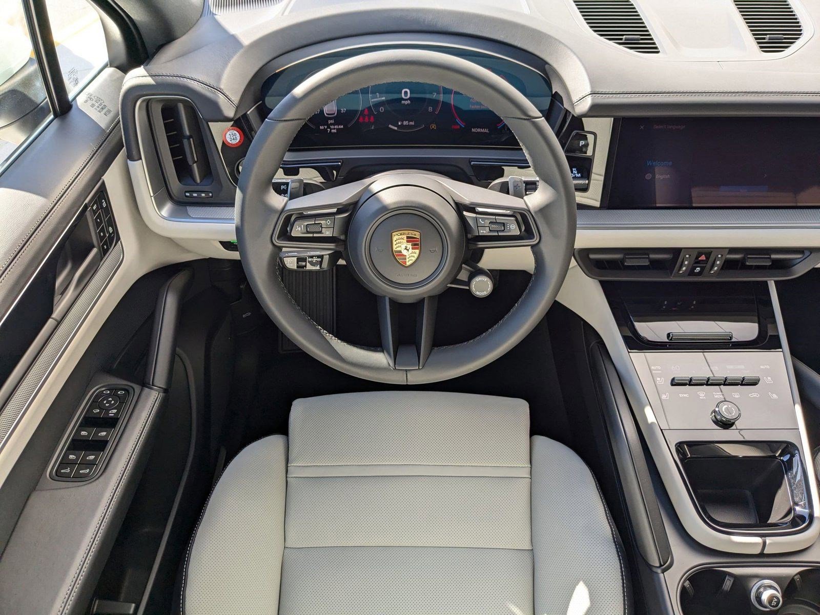 Certified 2025 Porsche Cayenne image 16