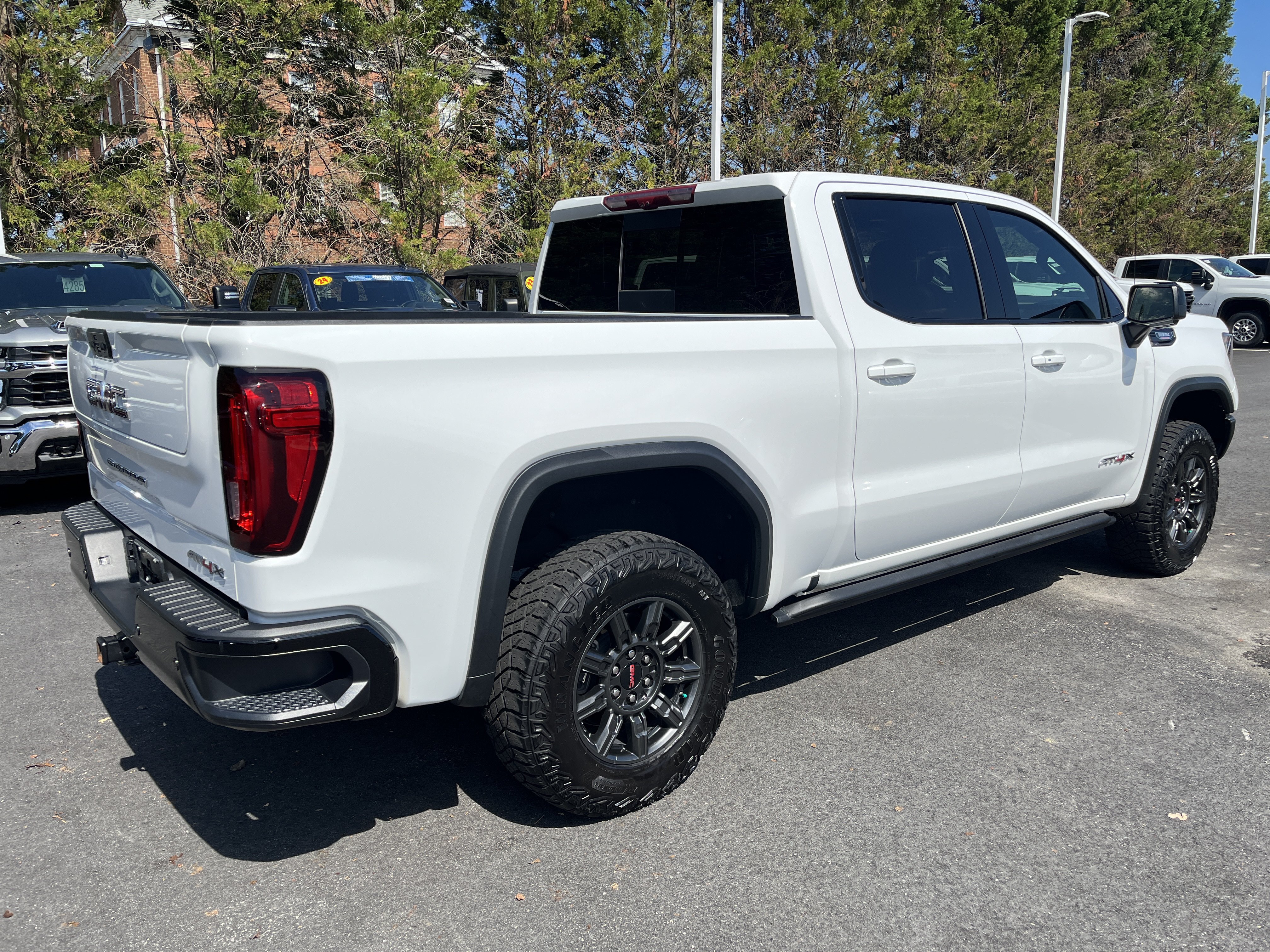 Used 2024 GMC Sierra 1500 AT4X AWD/4WD image 11