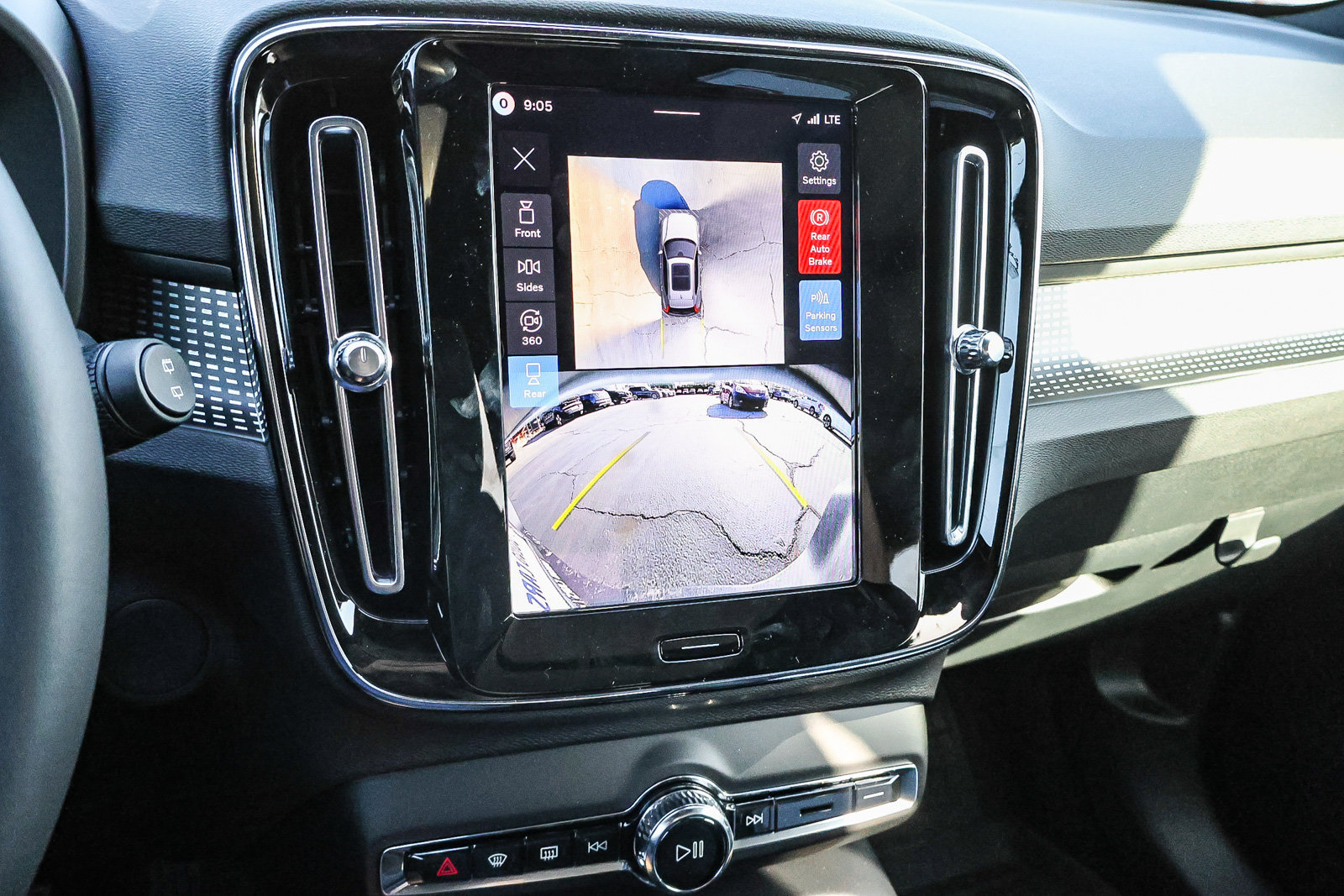 New 2026 Volvo EX40 Plus w/ Climate Package RWD image 21