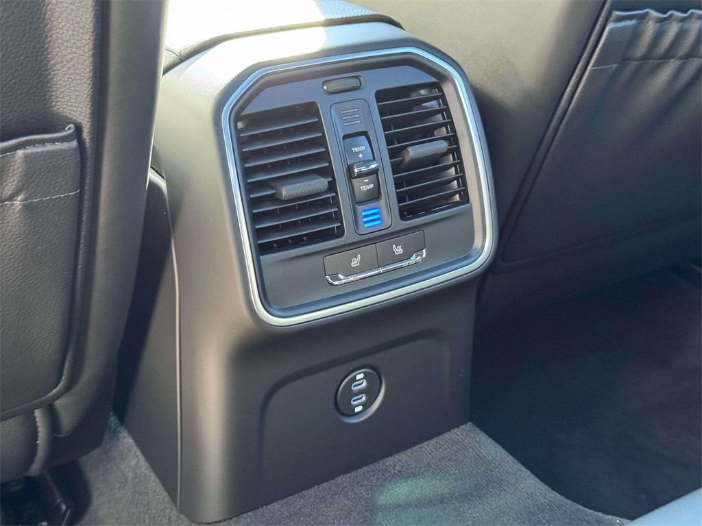New 2026 Porsche Macan AWD/4WD image 33