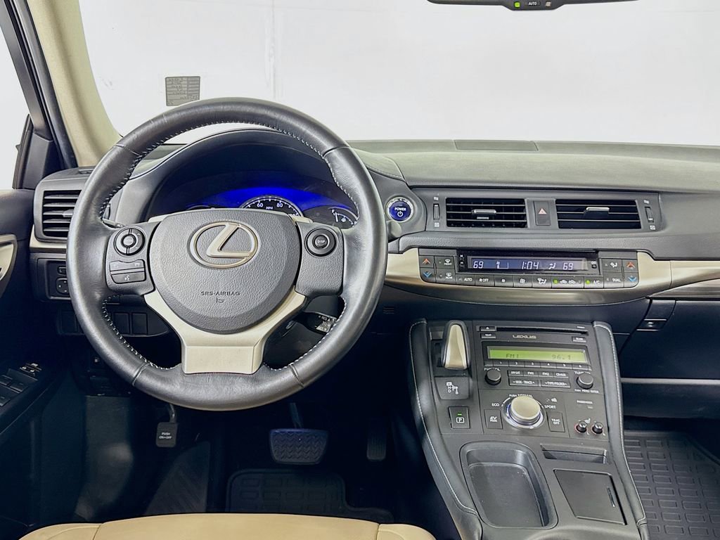 Used 2016 Lexus CT 200h w/ Seat Comfort Package FWD image 13