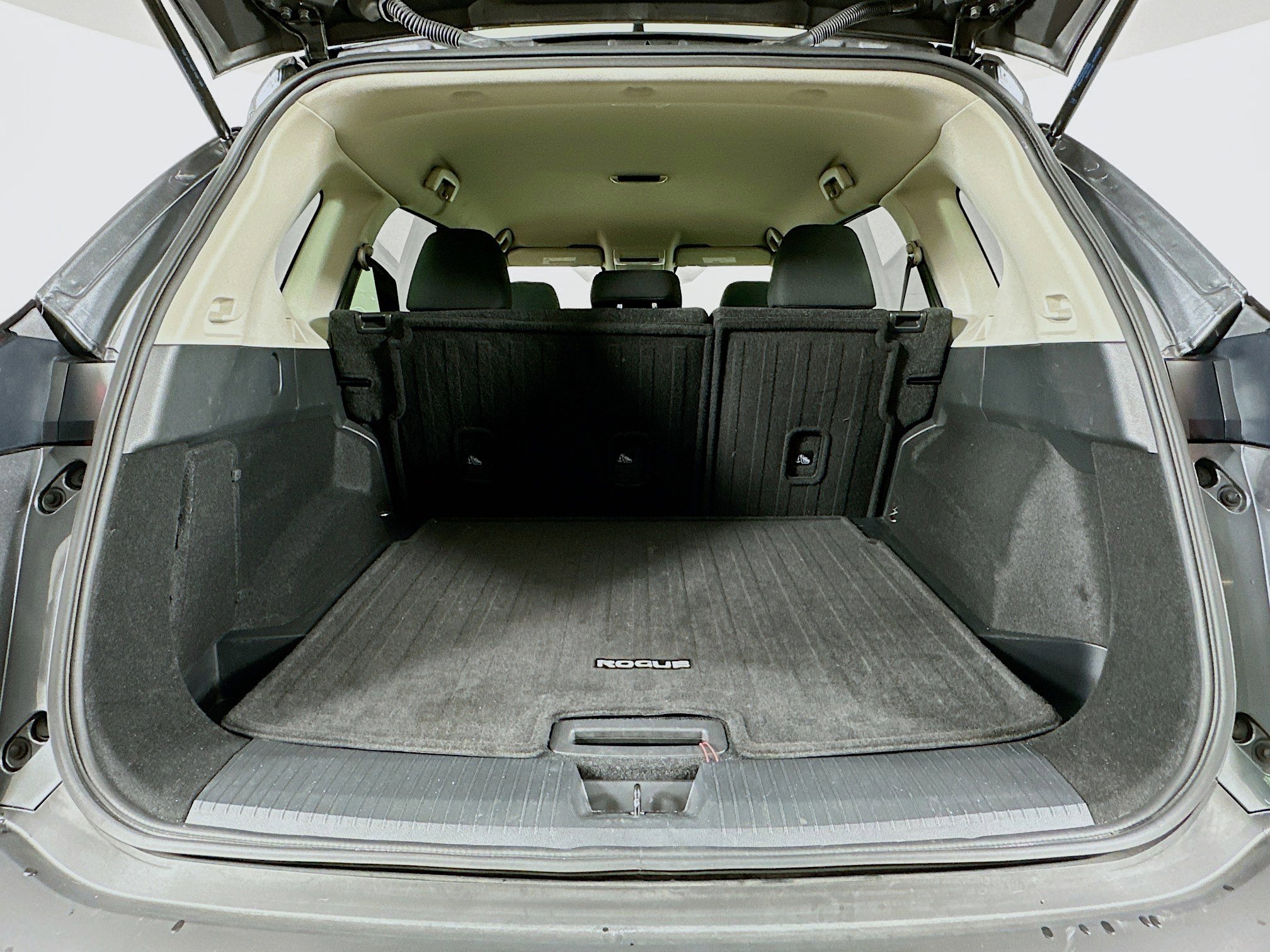 Used 2023 Nissan Rogue S AWD/4WD image 27