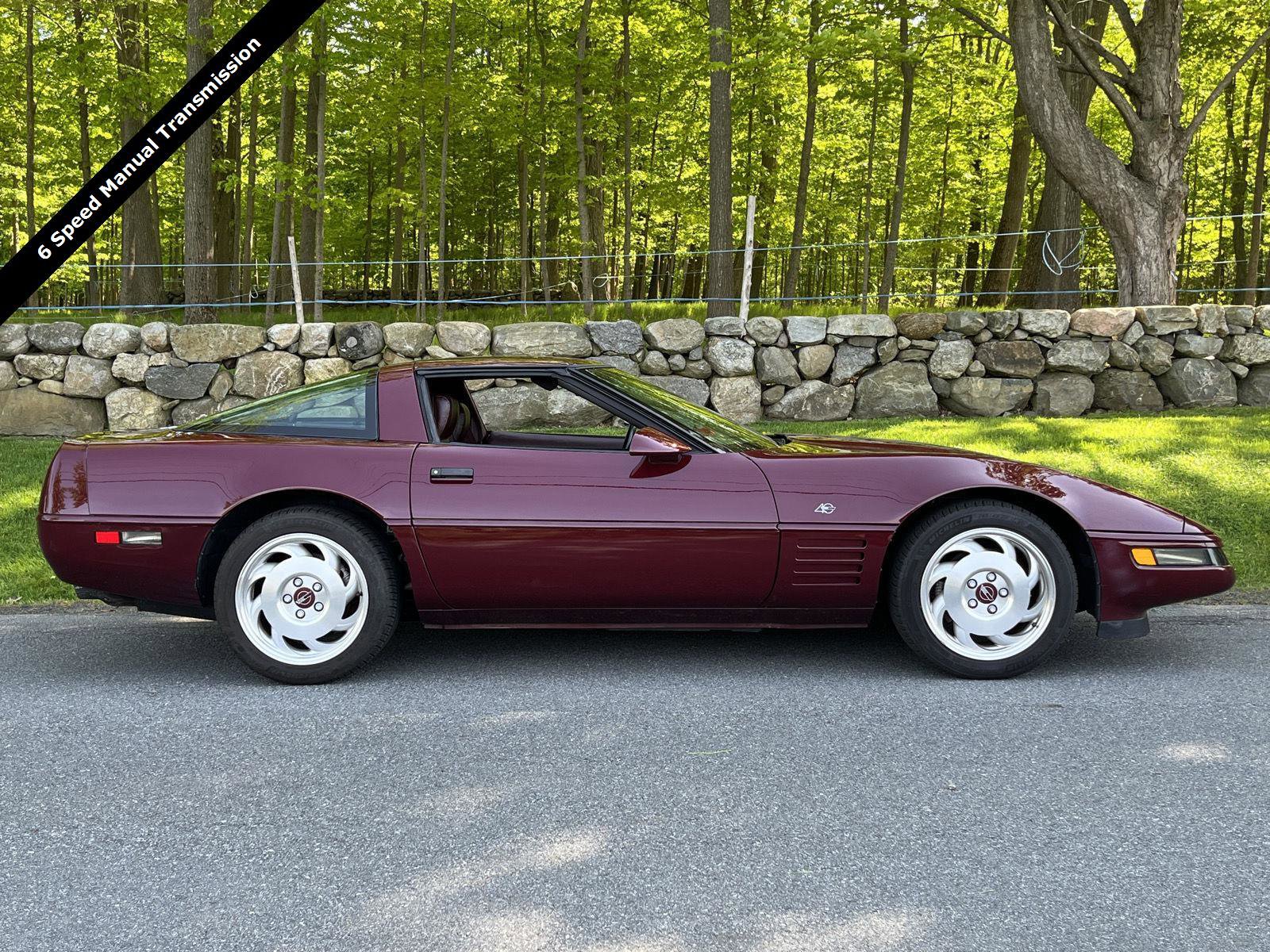 Used 1993 Chevrolet Corvette Coupe RWD image 2