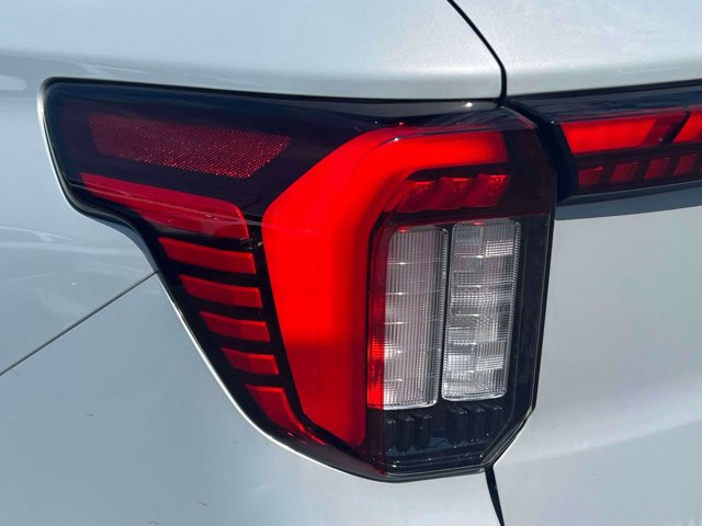 Used 2026 Ford Explorer Active AWD/4WD image 12